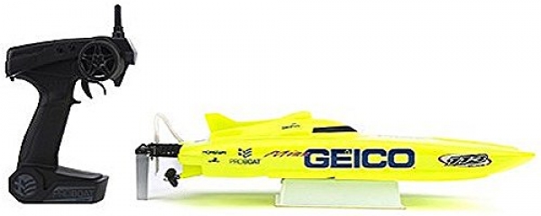 Skilled Boat Spin over Geico 17-hump Catamaran Brushed: RTR RC Boat