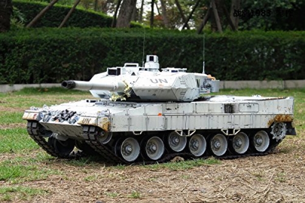 KNL HOBBY 1/Sixteen Germany Leopard 2A6 RC Tank White UN coating Last metal model With Smoke, Sound and BB Gun –